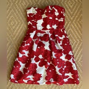 RARELY WORN STRAPLESS FLORAL TEXTURED DRESS